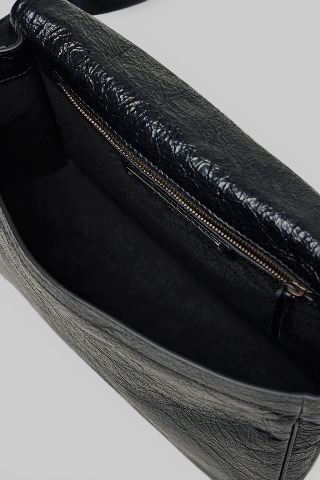 Balenciaga - Le City Flap Messenger - LABELS