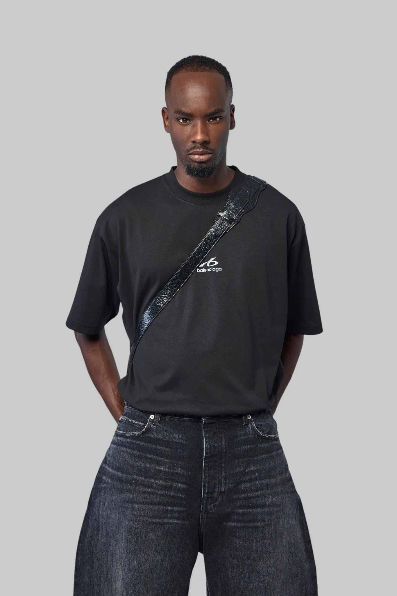 Balenciaga - Medium Fit T-shirt - LABELS