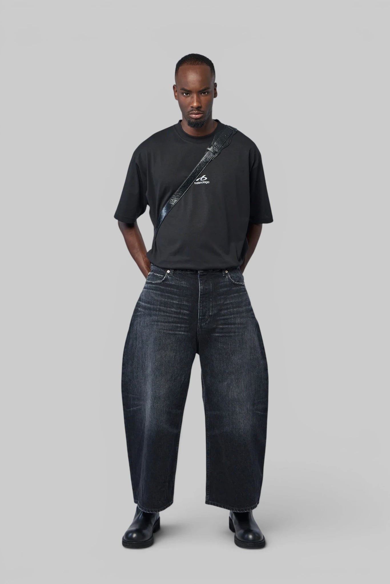 Balenciaga - Medium Fit T-shirt - LABELS