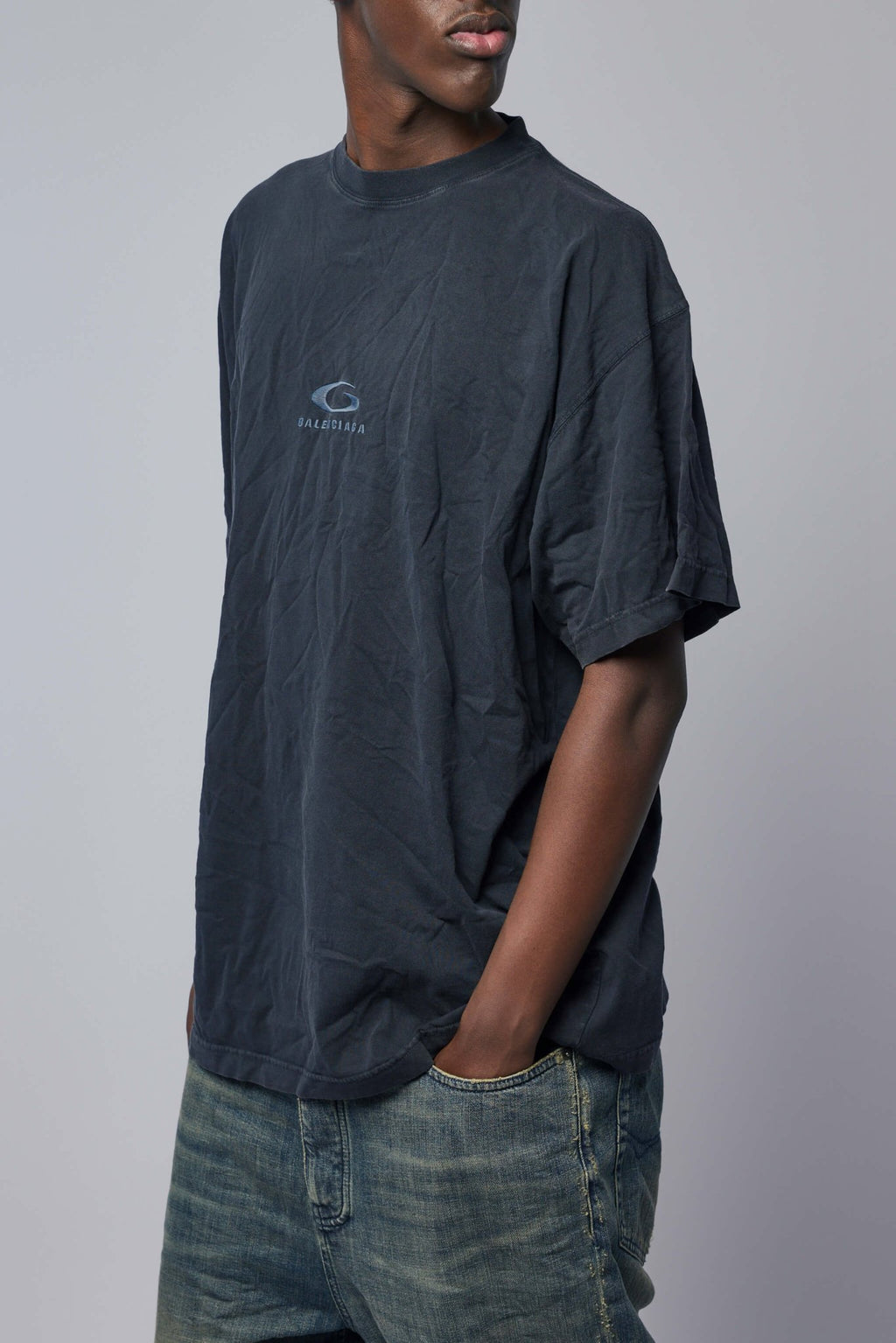 Balenciaga - Oversized T-Shirt | 850345 TTVH9 1041 | faded washed black - LABELS