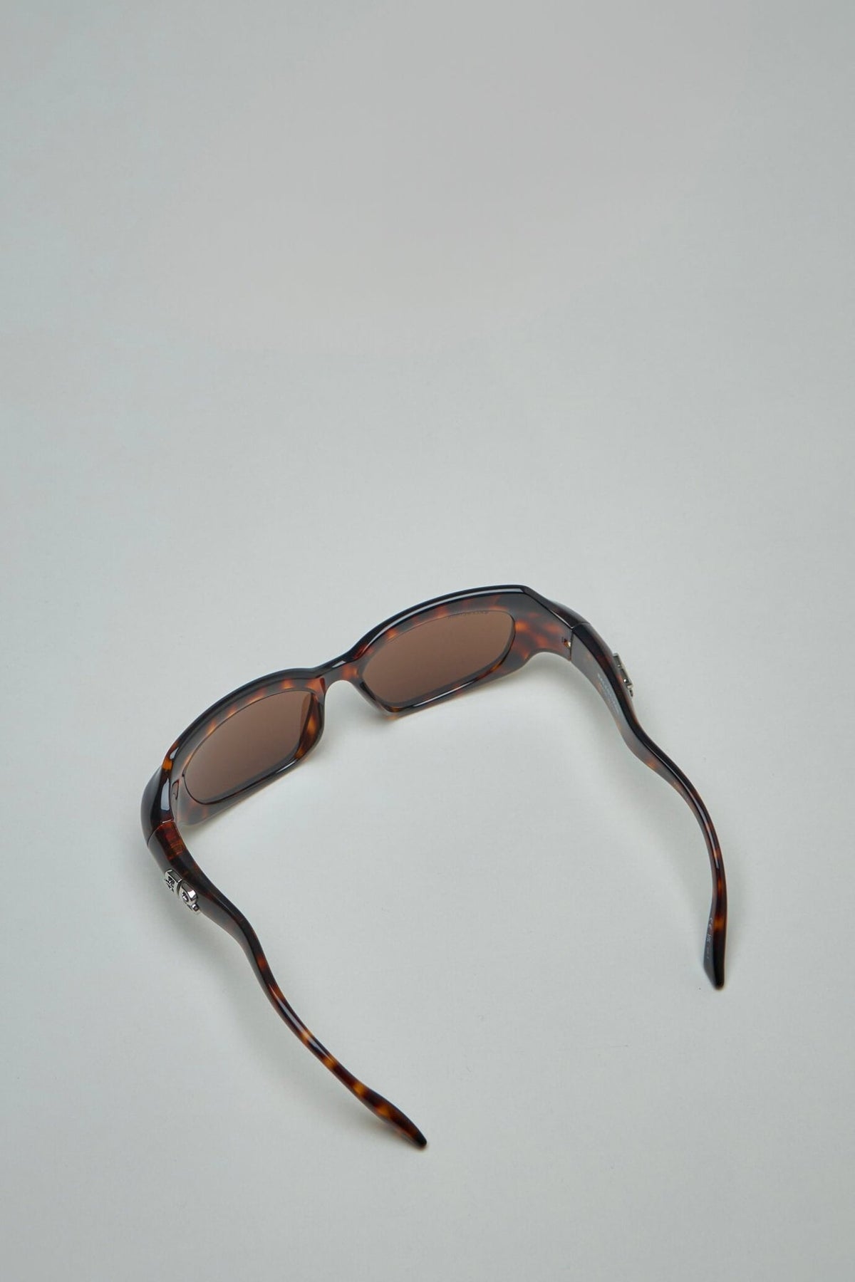 Balenciaga sunglasses lens with lasered logo detail