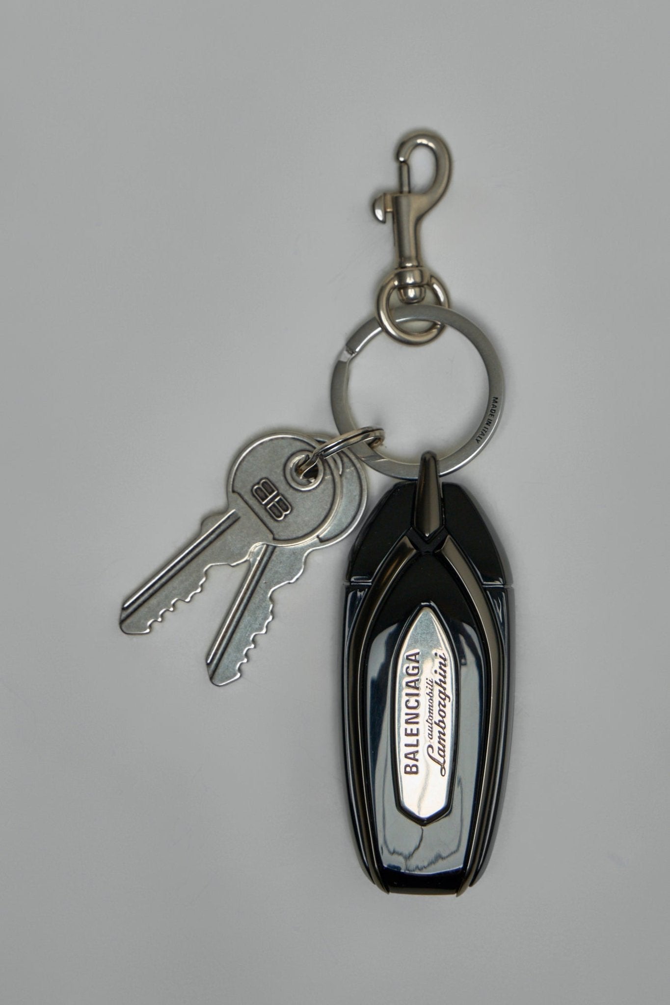 balenciaga ランボルギーニ キーチェーン Balenciaga X Lamborghini Key Charm in Silver & Black | FWRD