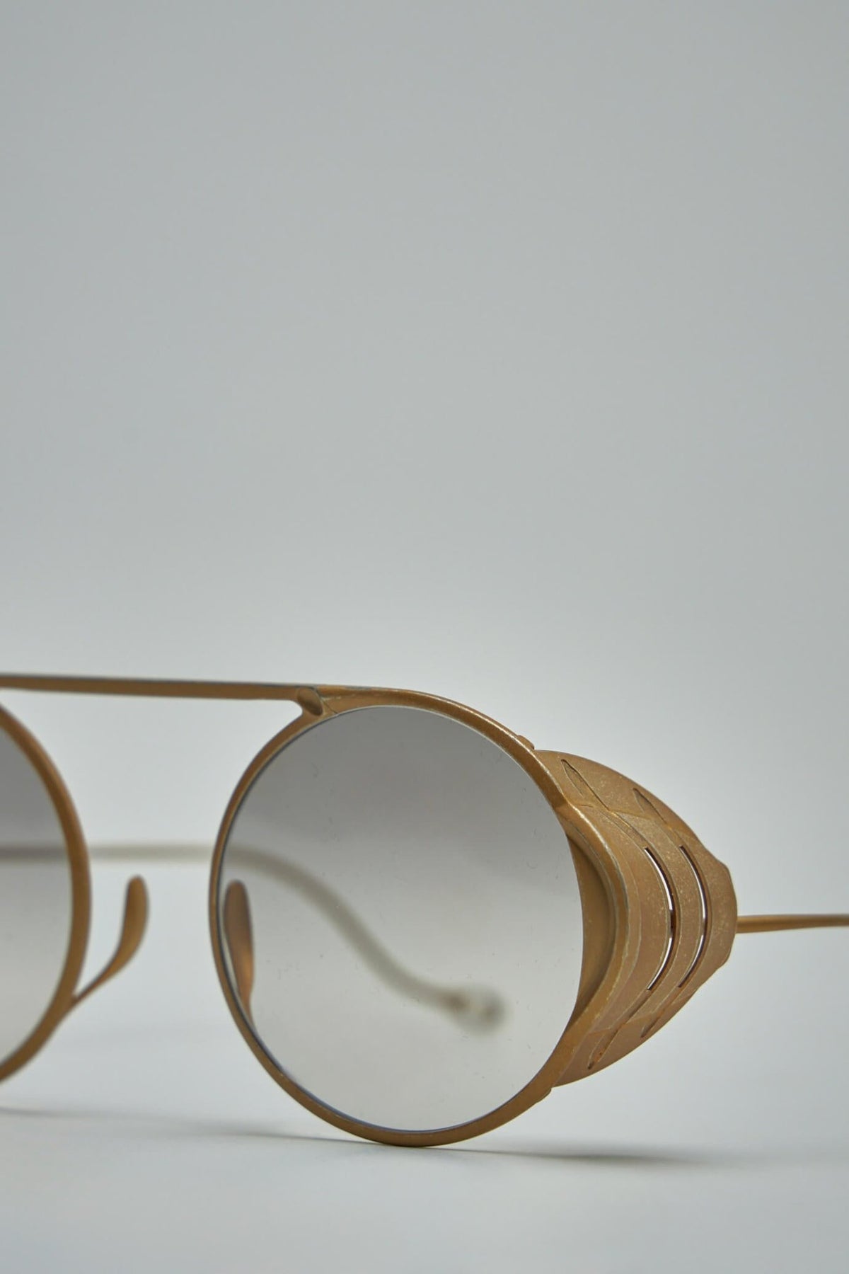 Boris Bidjan Saberi - Frame antique gold - LABELS