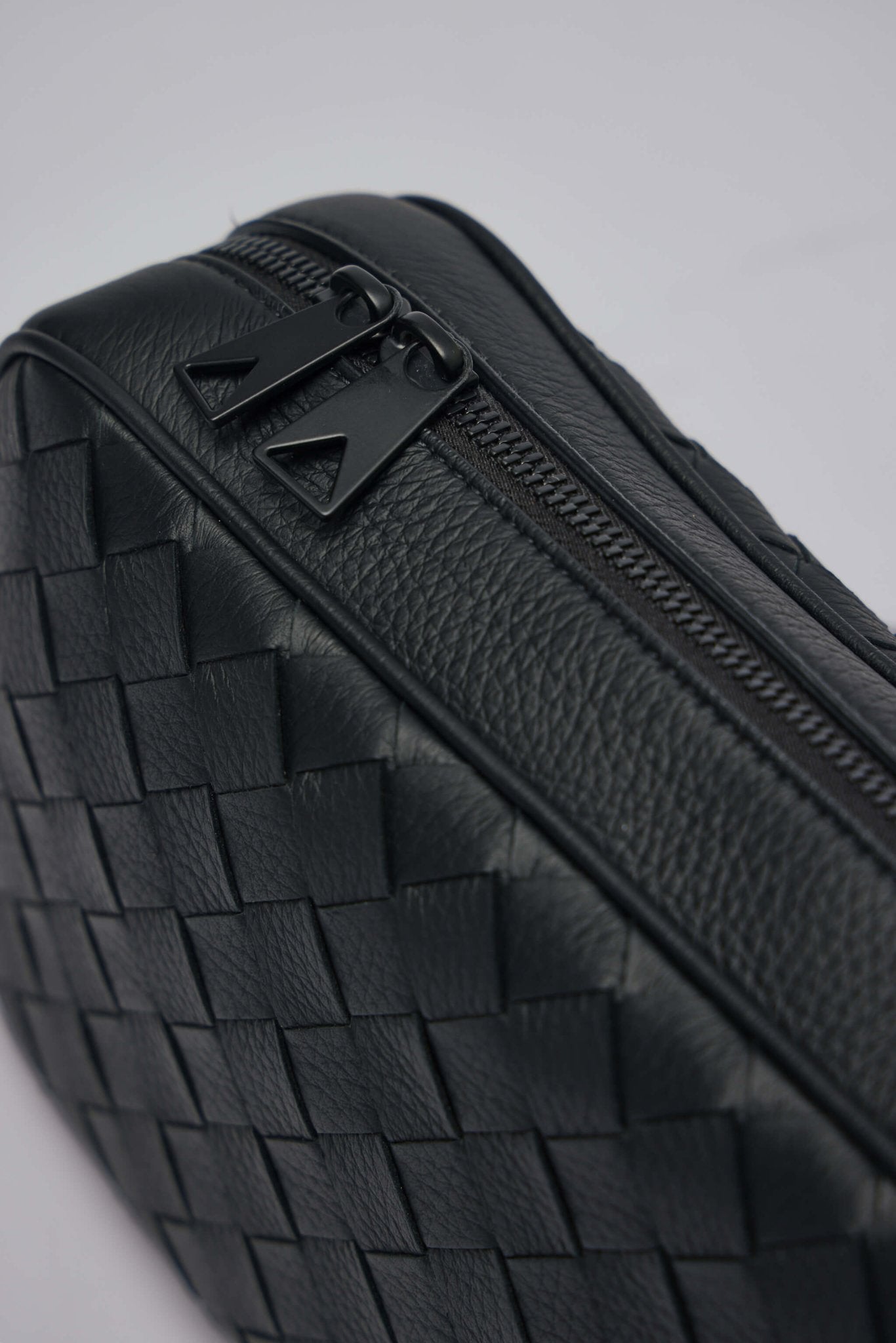 Bottega Veneta - Intrec.15 Gummy Deer - LABELS