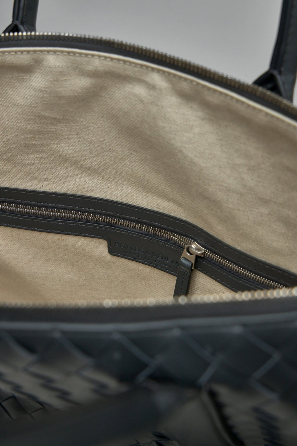 Bottega Veneta - Intrecciato Zipped North - South Tote - LABELS