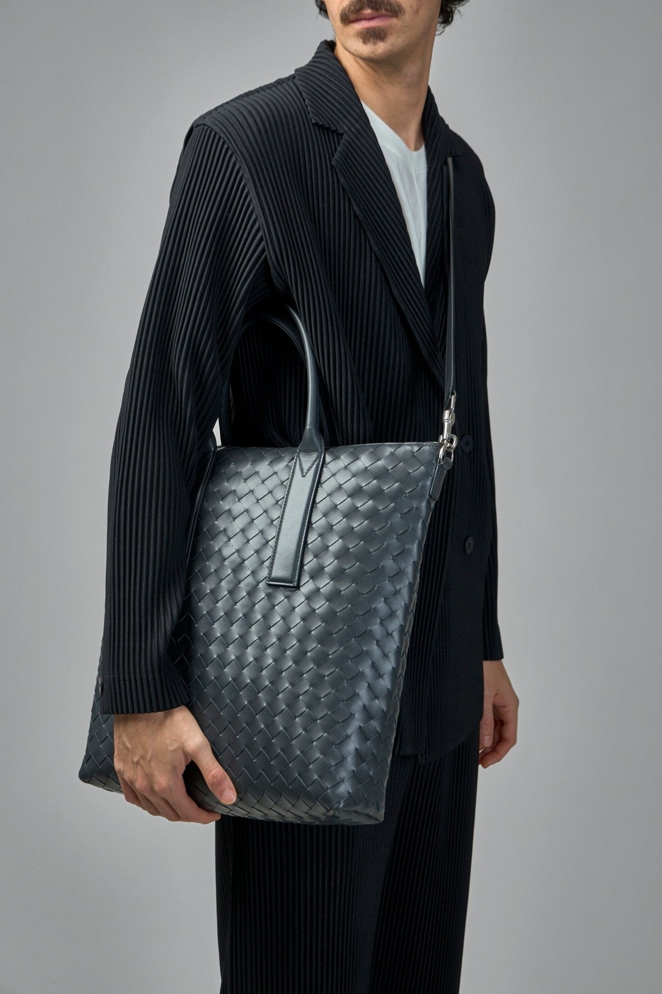 Bottega Veneta - Intrecciato Zipped North - South Tote - LABELS