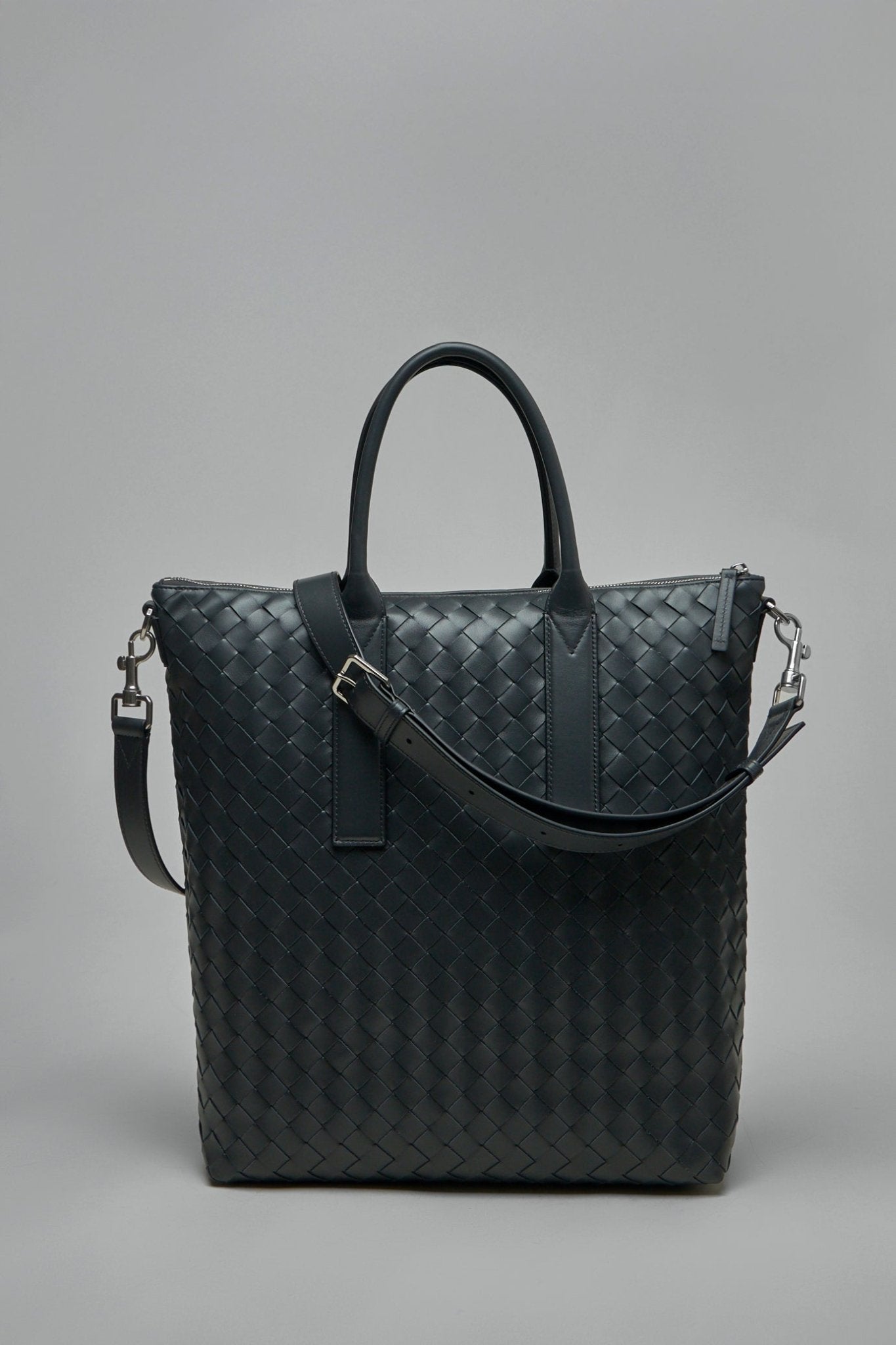 Bottega Veneta - Intrecciato Zipped North - South Tote - LABELS