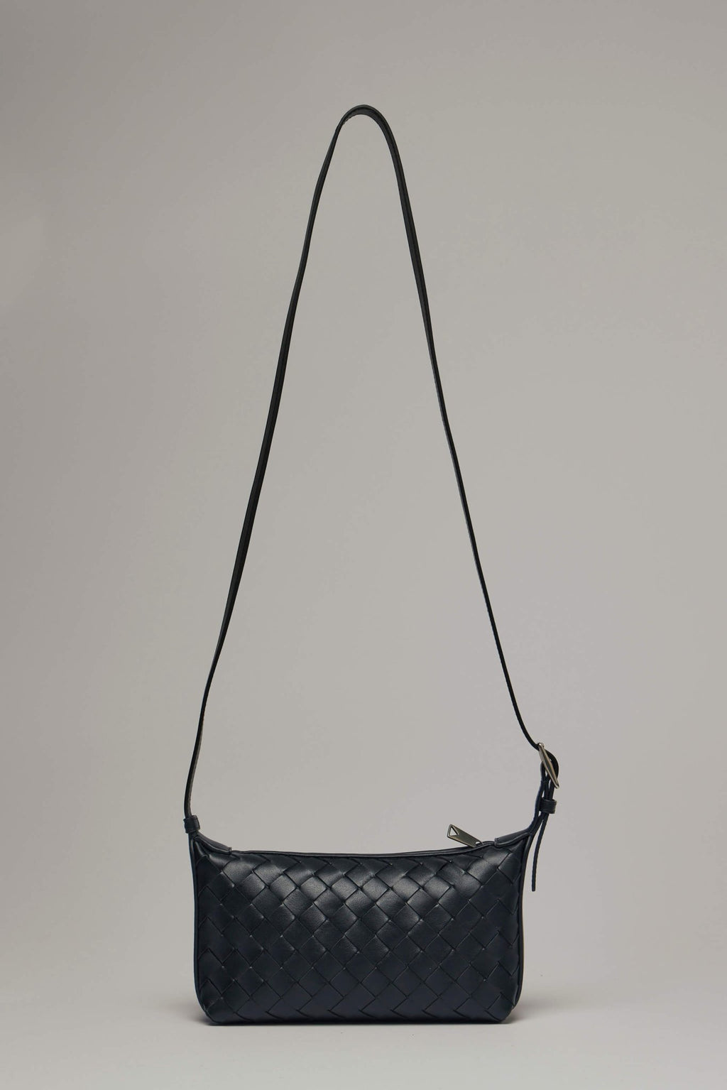 Bottega Veneta - Pouch Avenue Intreccio 15 - LABELS