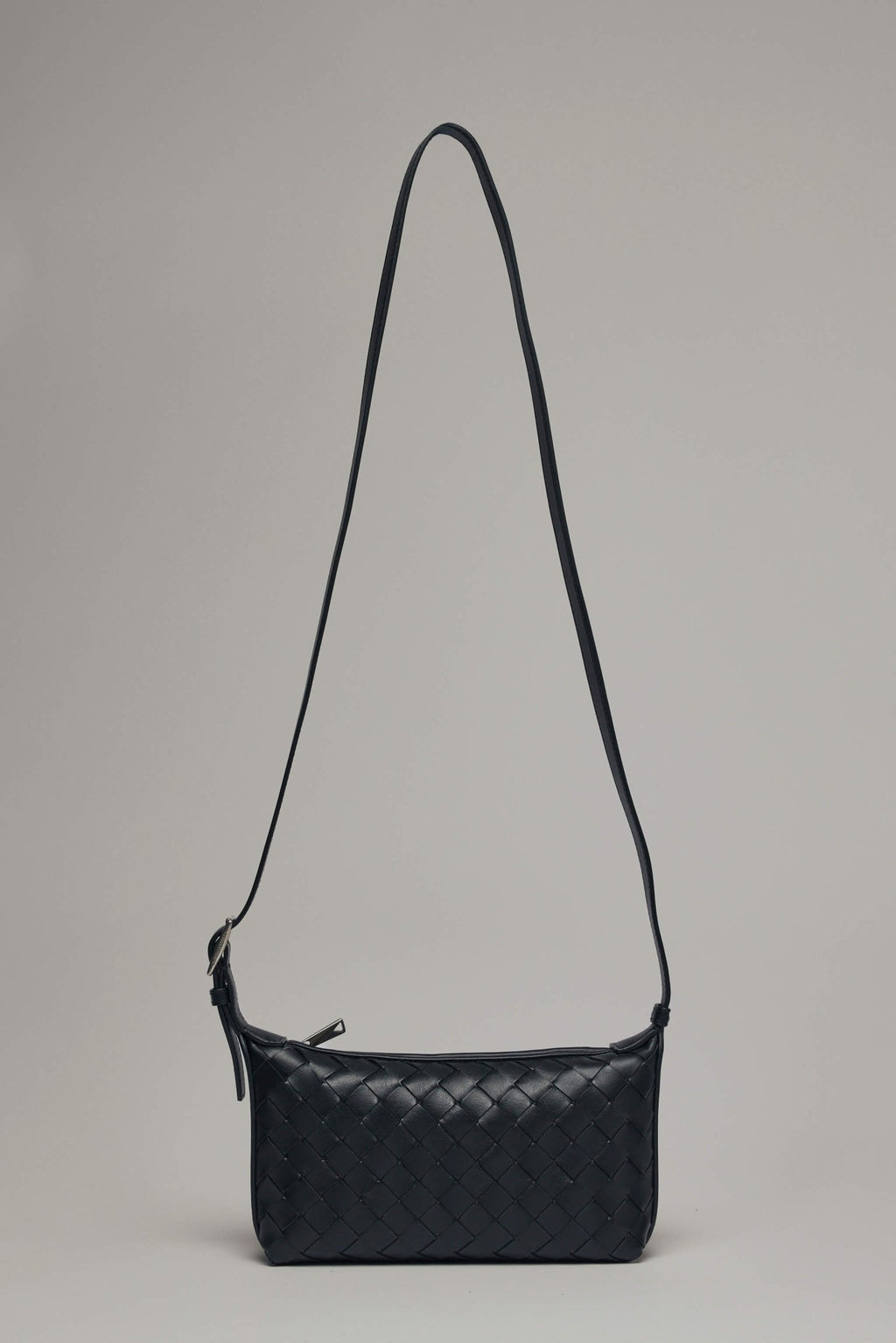 Bottega Veneta - Pouch Avenue Intreccio 15 - LABELS