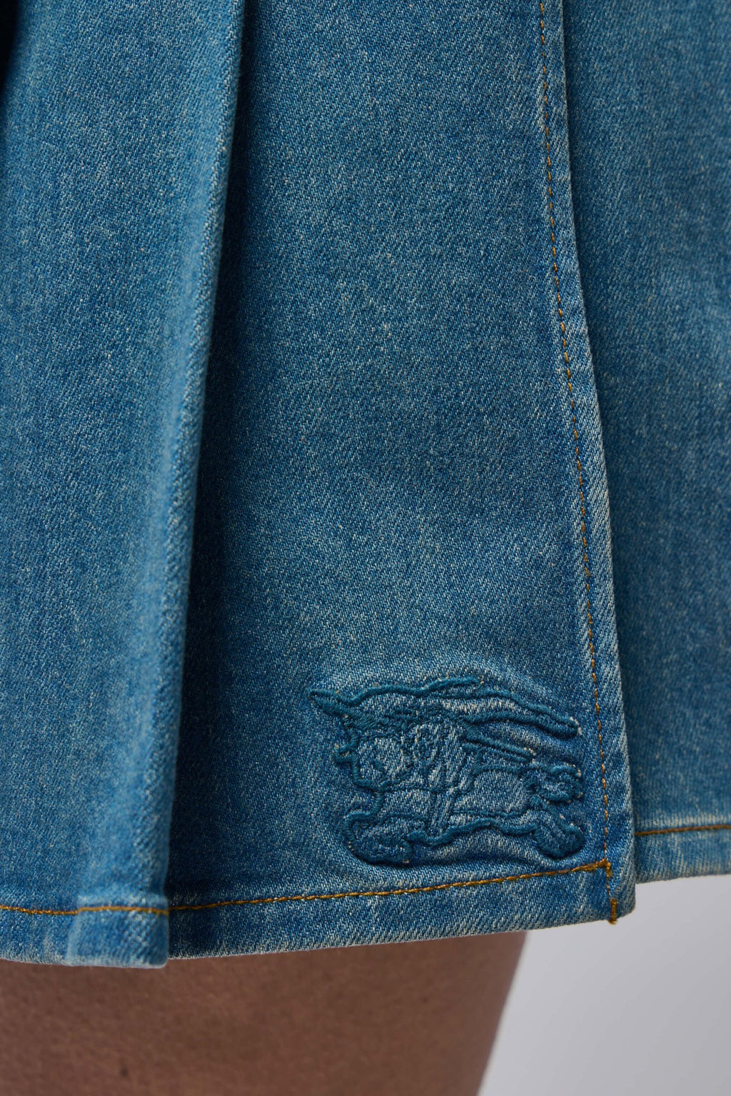 Burberry - Dahlia - LABELS