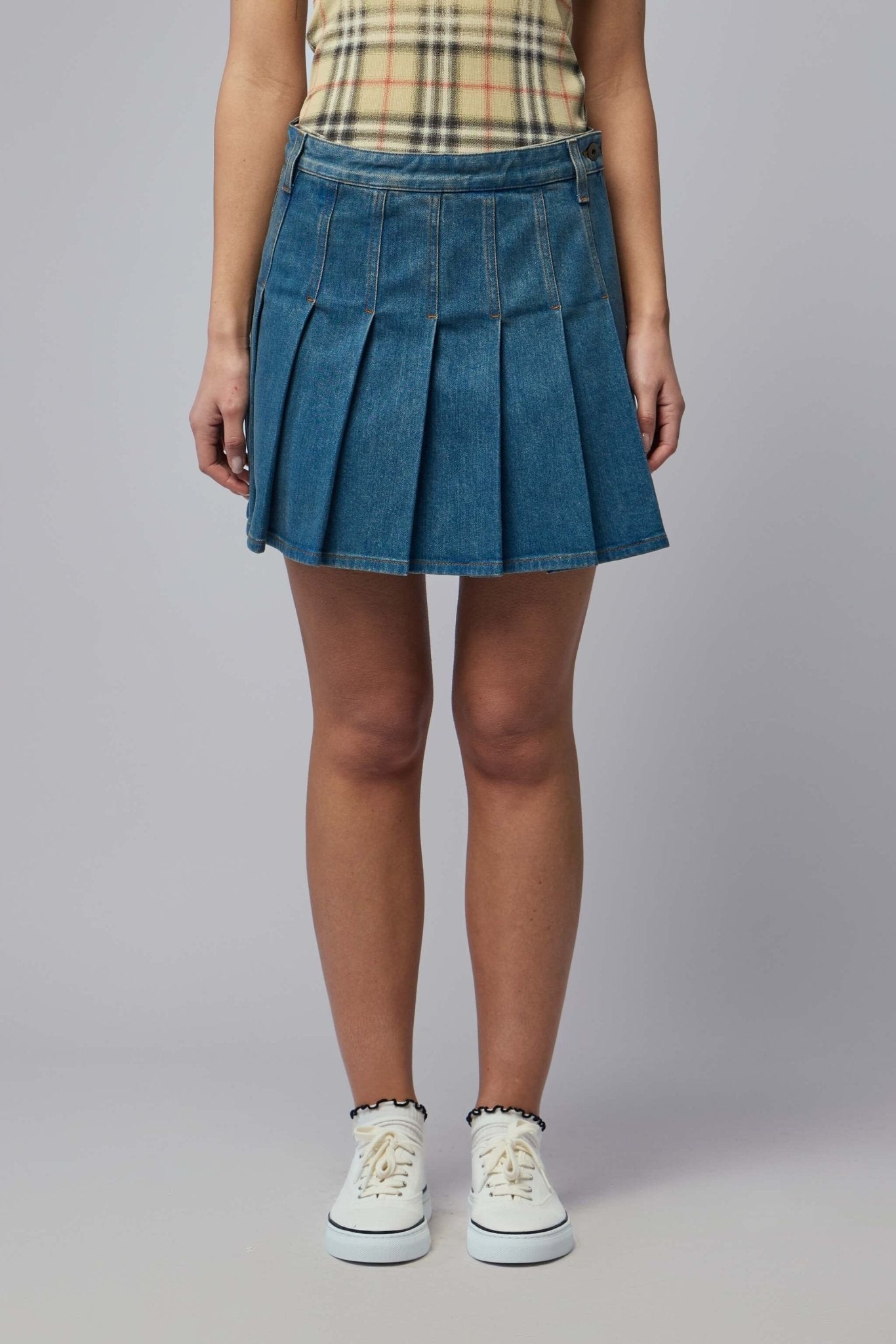 Burberry - Dahlia - LABELS