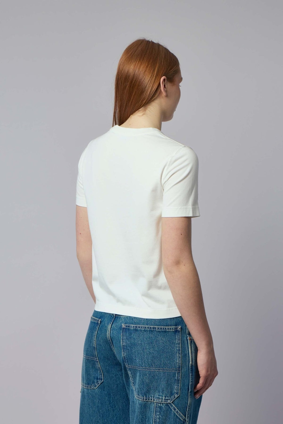 Back view of Burberry Frankie Re t-shirt with straight hem detail