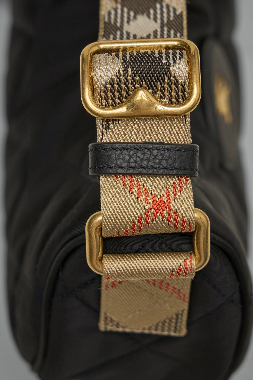 Burberry - Horseshoe Crossbody Bag - LABELS