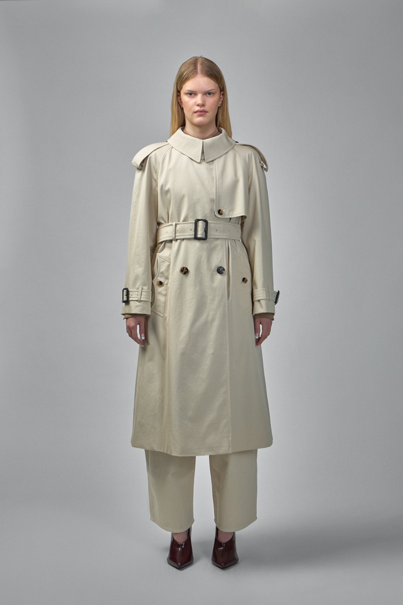 Burberry - Long Gabardine Fitzrovia Trench Coat - LABELS