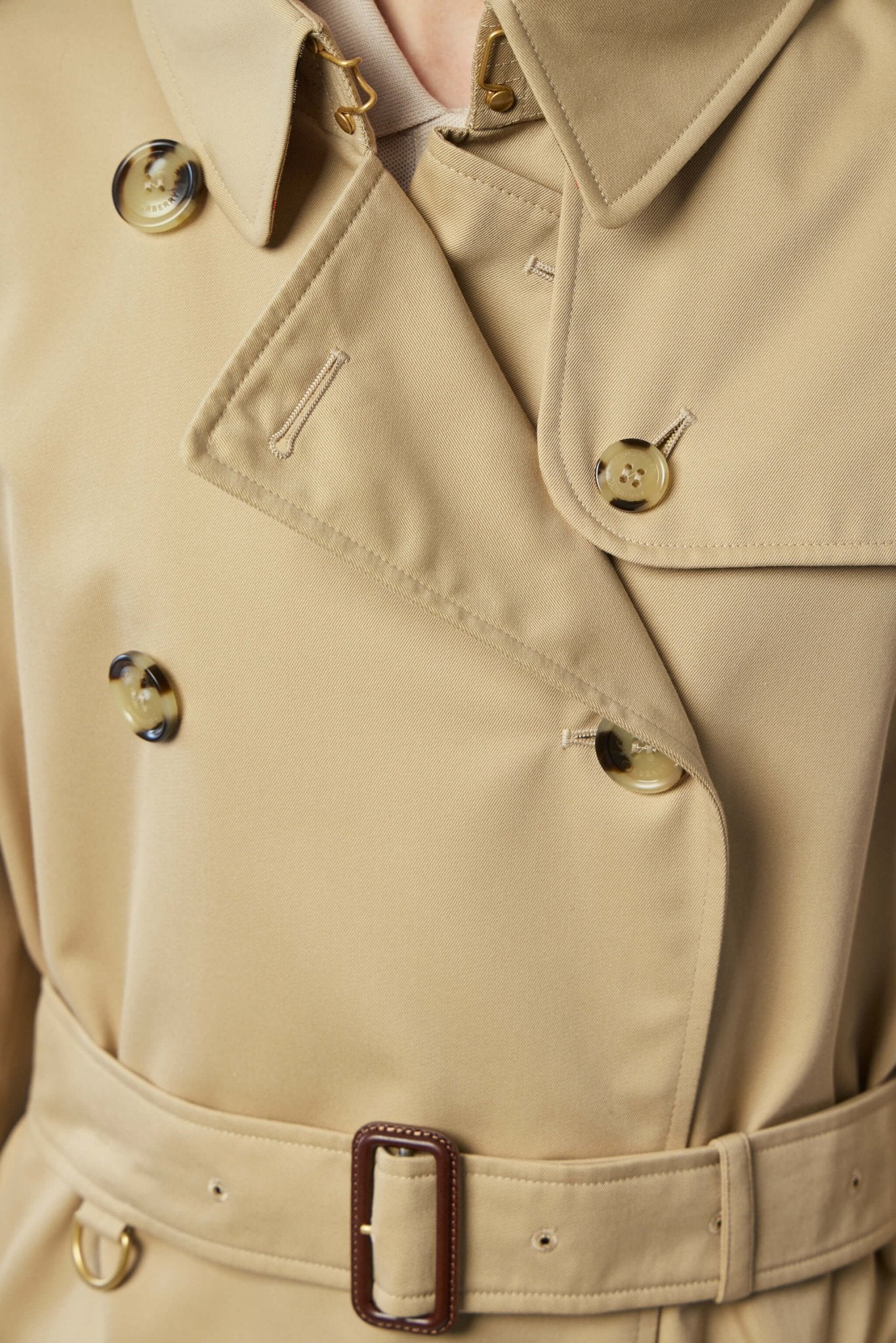 Burberry - Long Kensington Heritage Trench Coat - LABELS