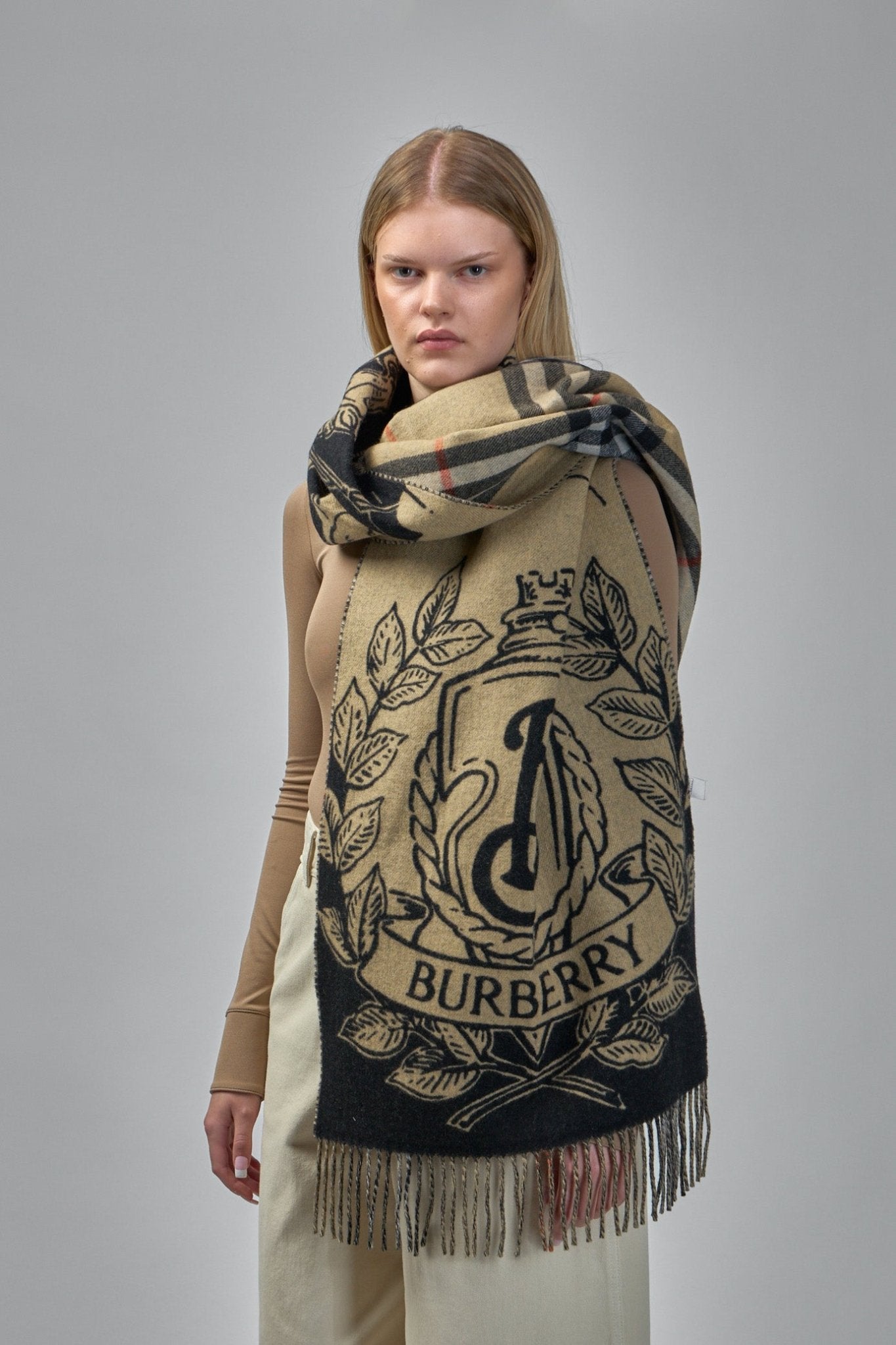 Burberry - Pattern Jacquard Checked Fringed - Edge Scarf - LABELS