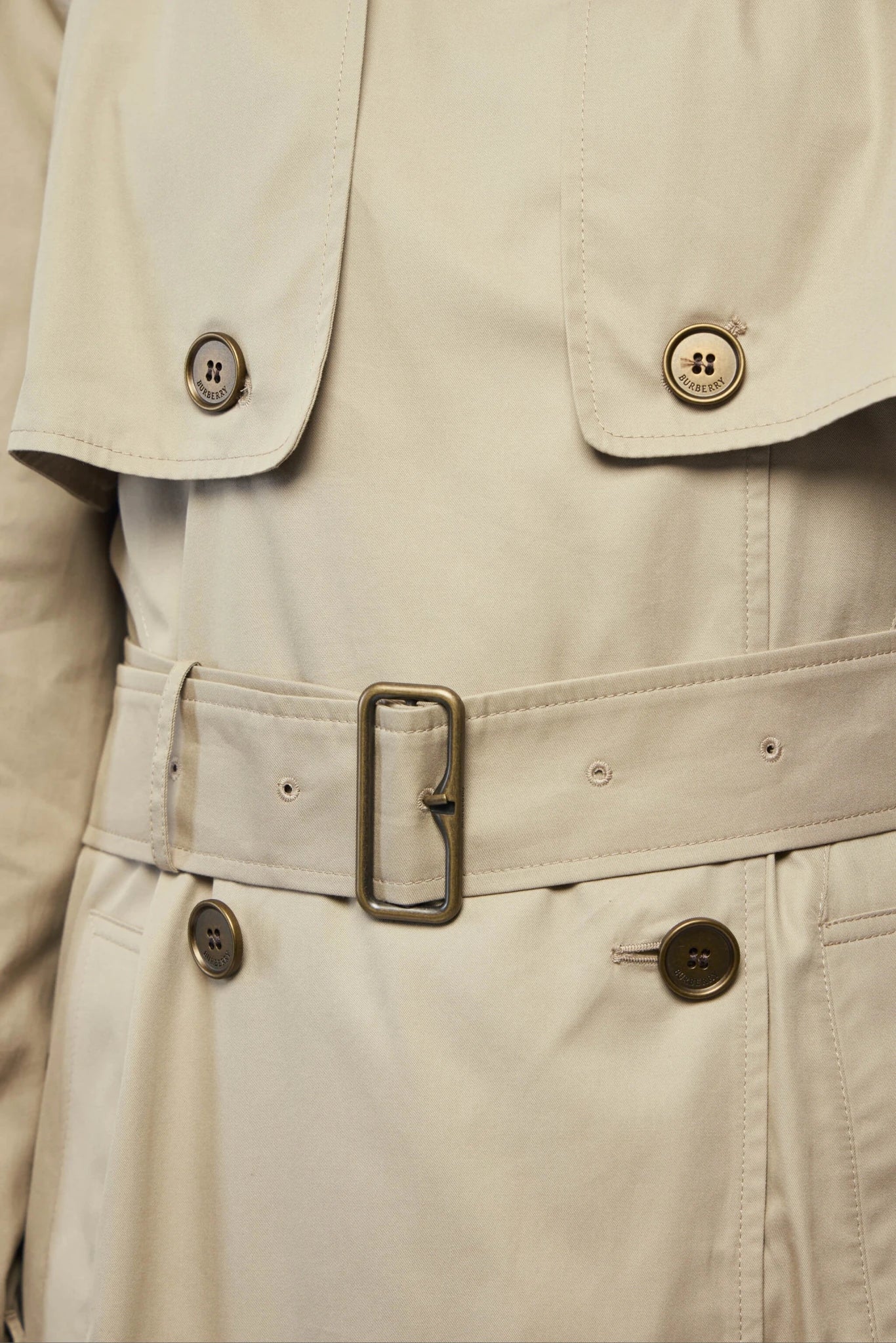 Burberry - Short Gabardine Tillydrine Trench Coat - LABELS