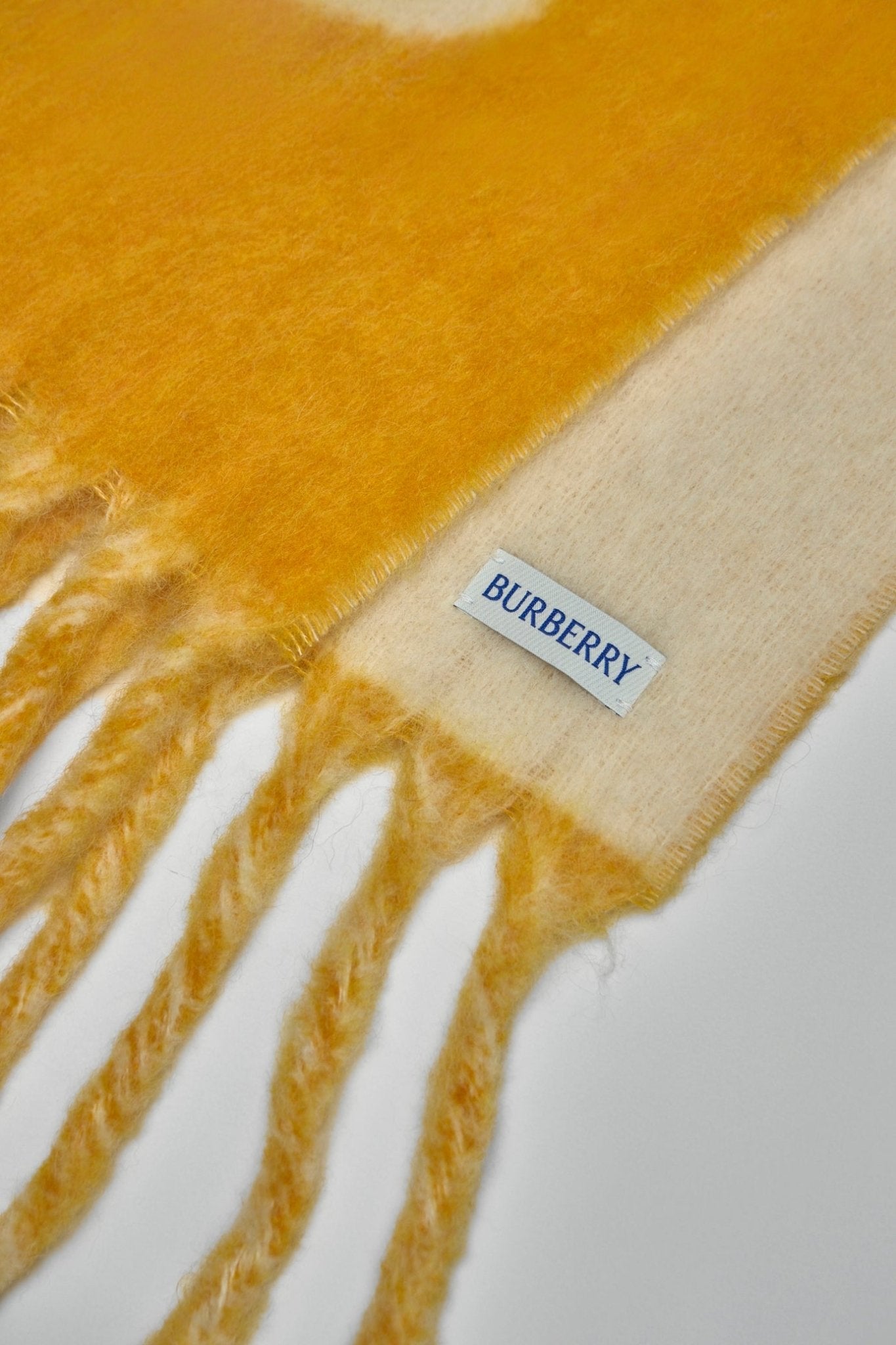 Burberry - Text Jacquard Scarf - LABELS