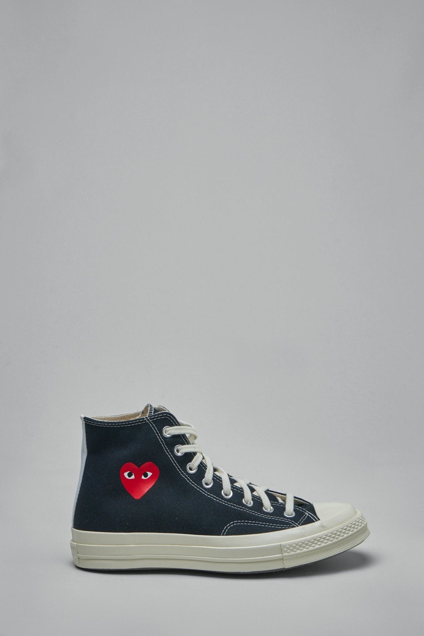 Comme des Garçons PLAY CONVERSE - Hi Top Small Red Heart - LABELS