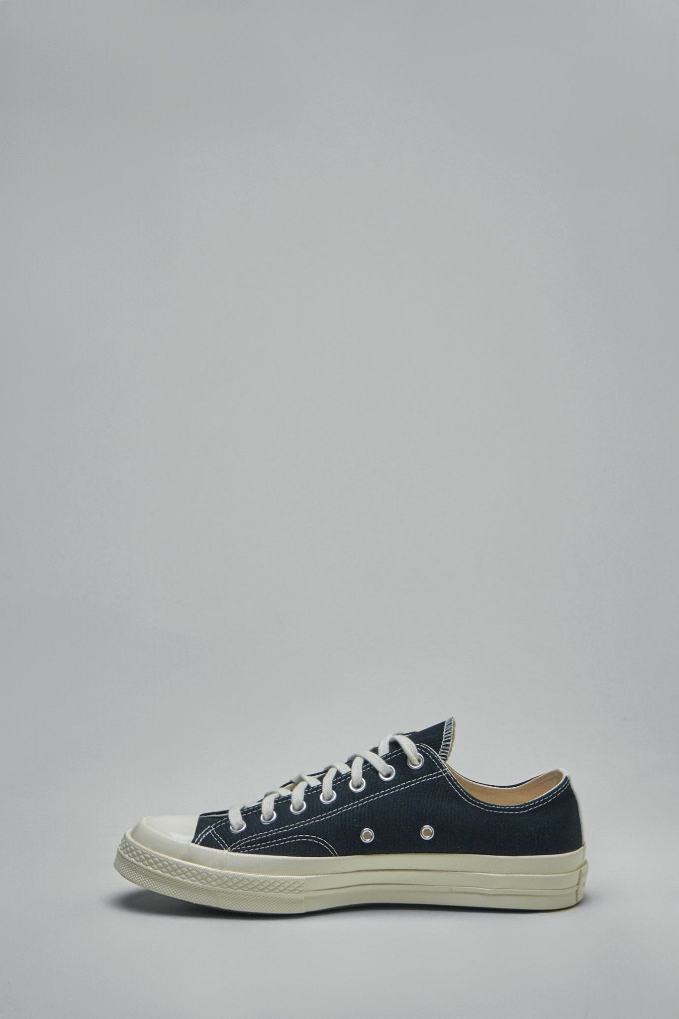 Comme des Garçons PLAY CONVERSE - Low Top Small Red Heart - LABELS