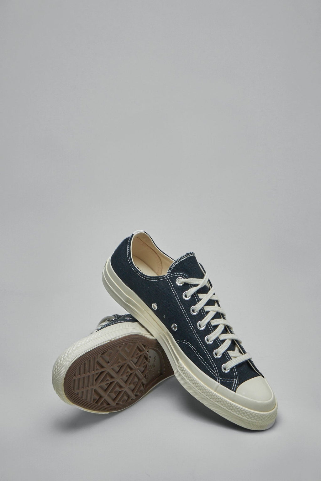 Comme des Garçons PLAY CONVERSE - Low Top Small Red Heart - LABELS