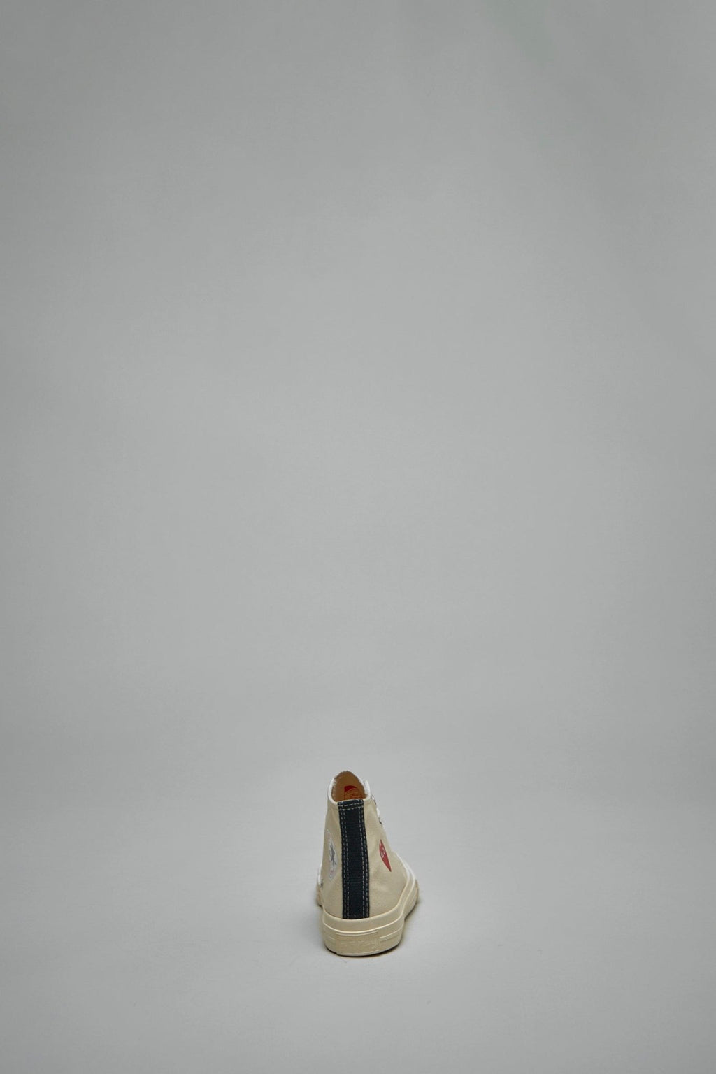 Comme des Garçons PLAY - Small Red Heart Hi Top Kids - LABELS