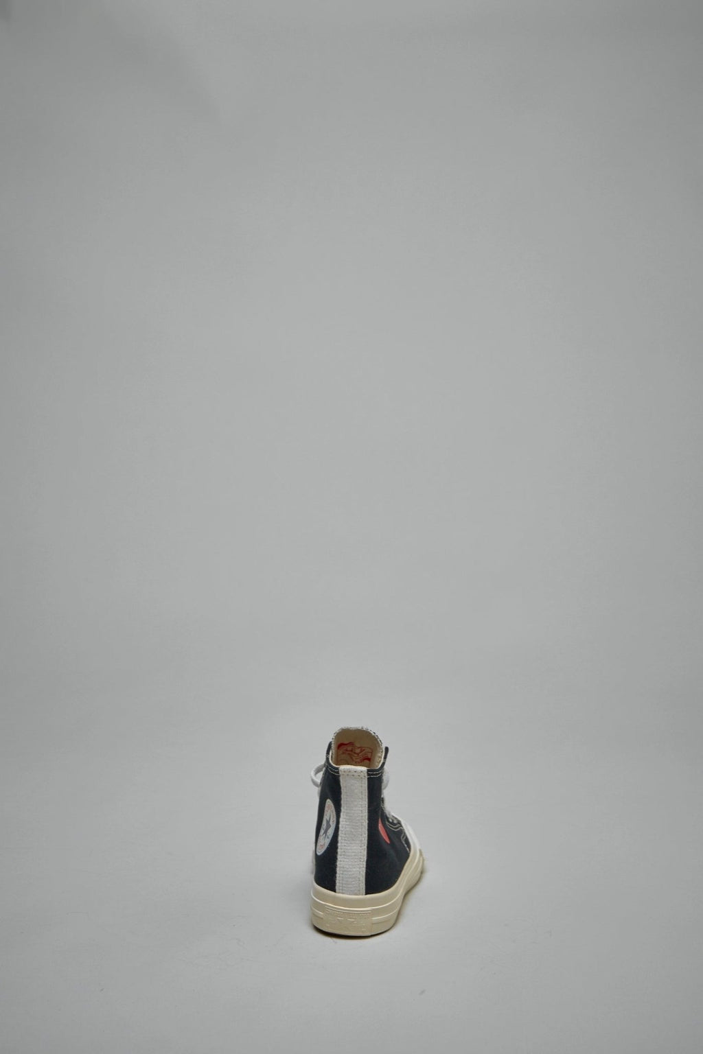 Comme des Garçons PLAY - Small Red Heart Hi Top Kids - LABELS