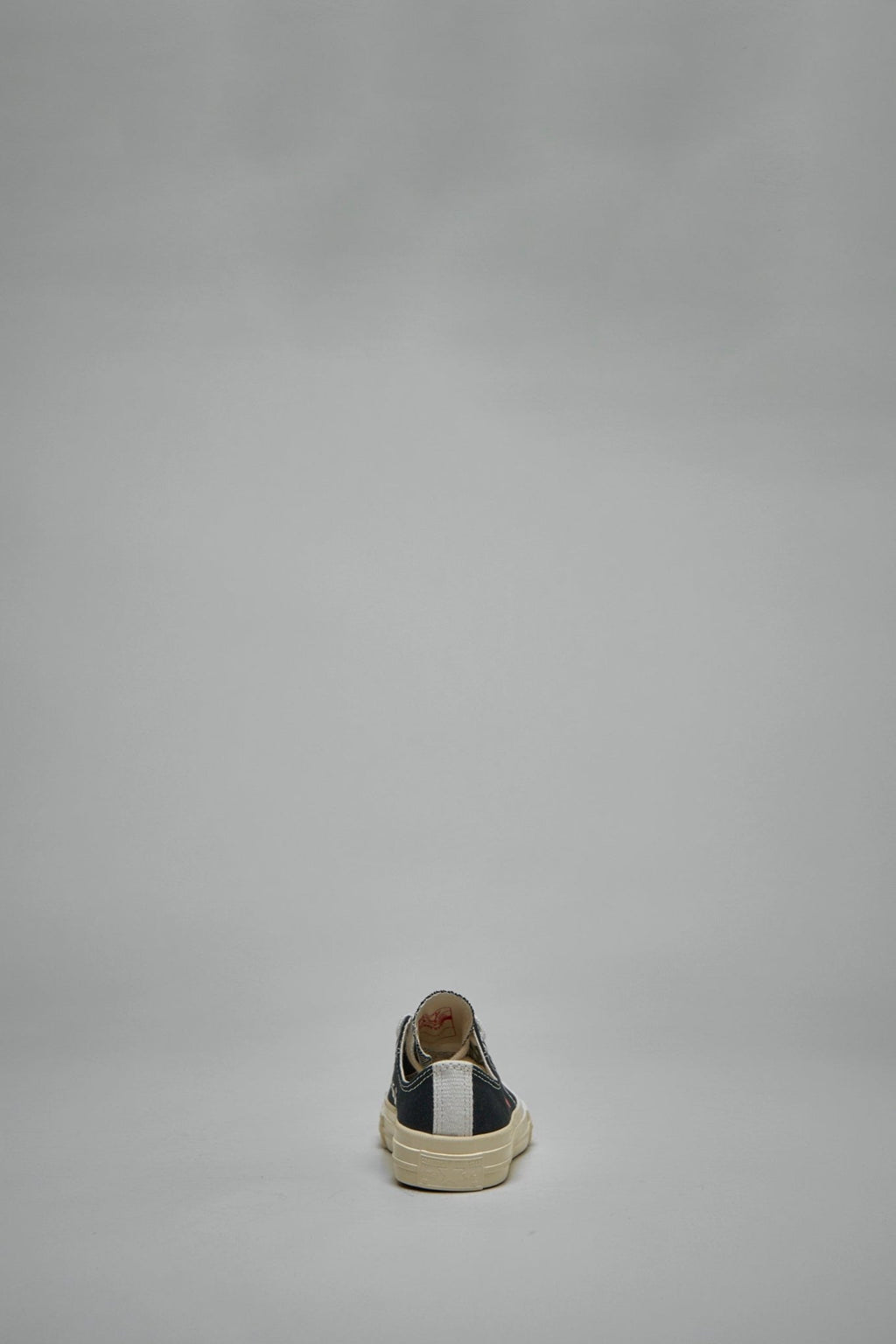 Comme des Garçons PLAY - Small Red Heart Low Top Kids - LABELS