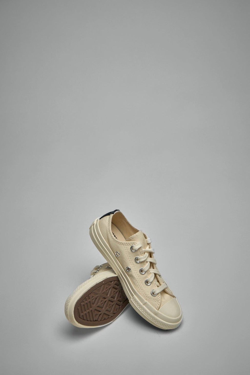 Comme des Garçons PLAY - Small Red Heart Low Top Kids - LABELS