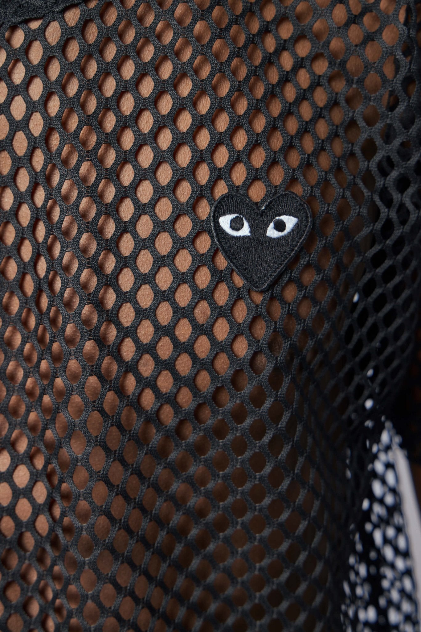 Comme des Garçons PLAY - T-shirt Mesh Large Black Emblem - LABELS