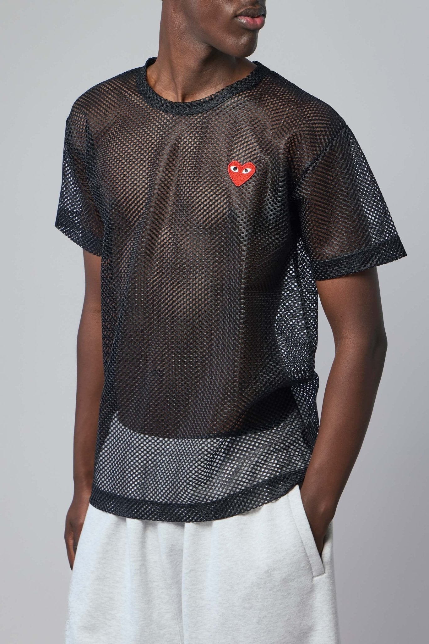 Comme des Garçons PLAY - T-shirt Mesh Red Emblem - LABELS