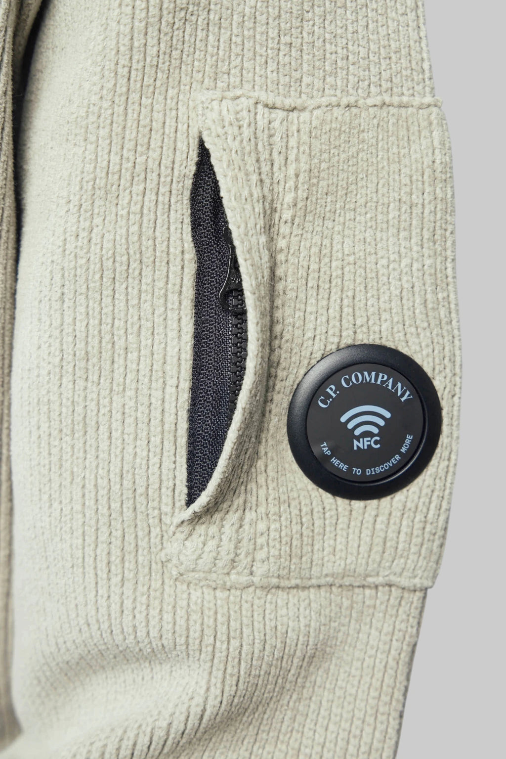 C.P. Company - Polo Collar - LABELS