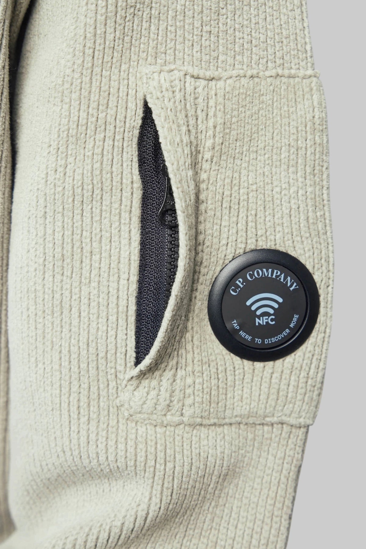 C.P. Company - Polo Collar - LABELS