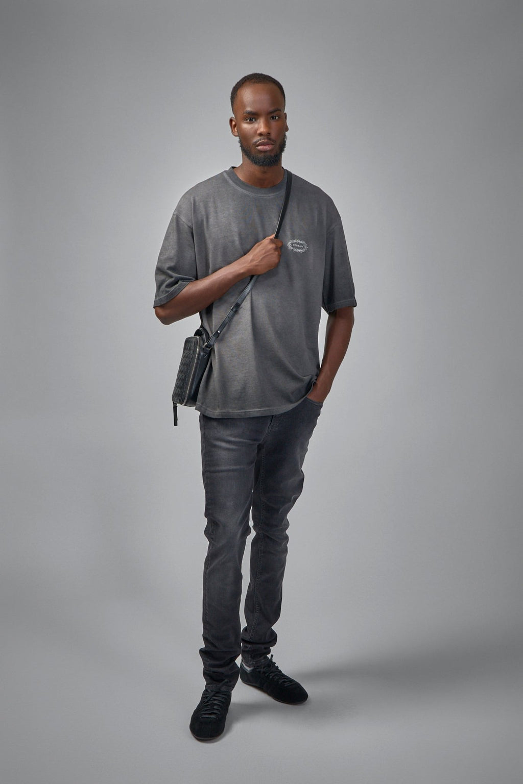 Denham - Denham Objects Tee Black - Relaxed Fit - LABELS