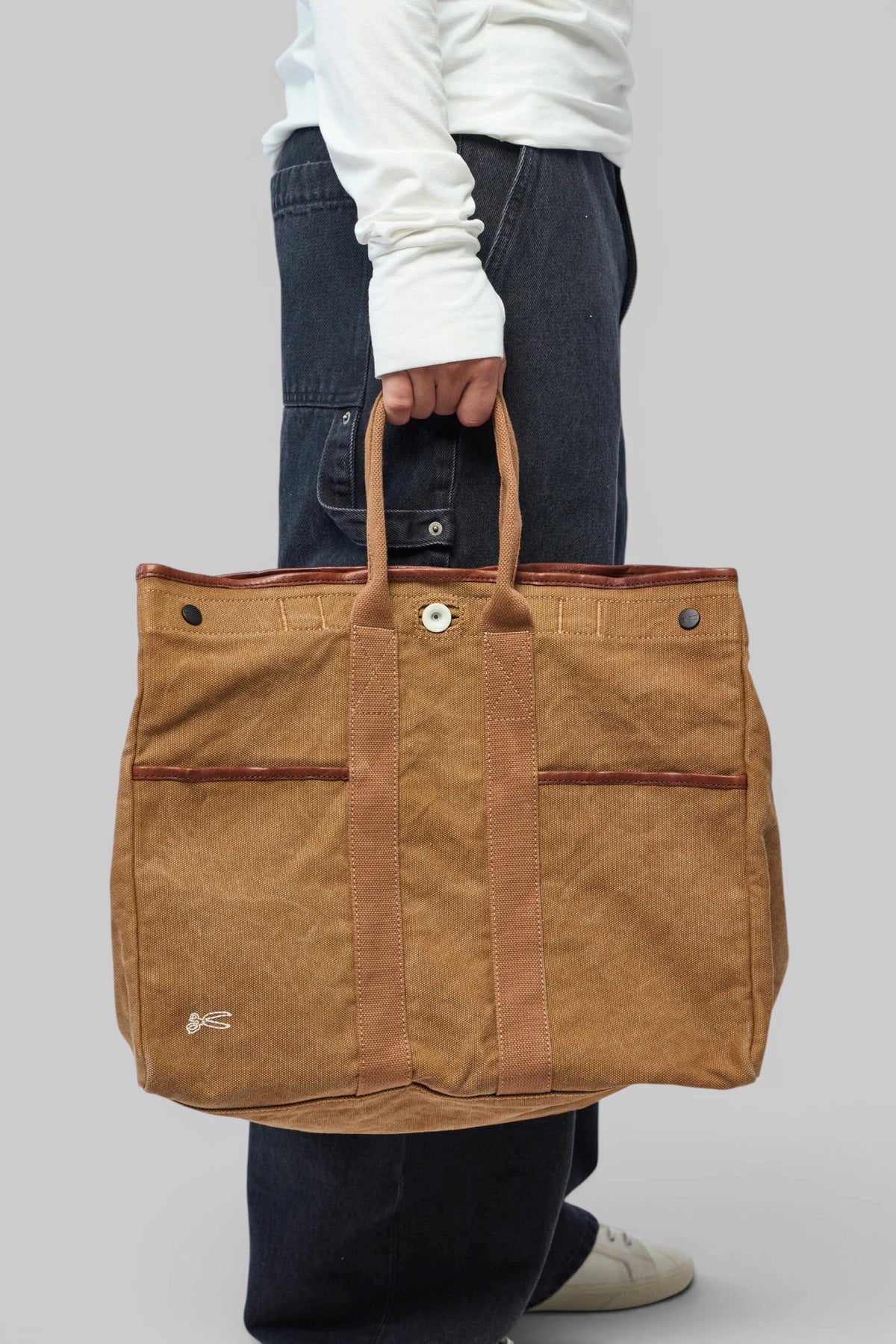 Denham Hutch Canvas Medium Tote showing leather trim detailing