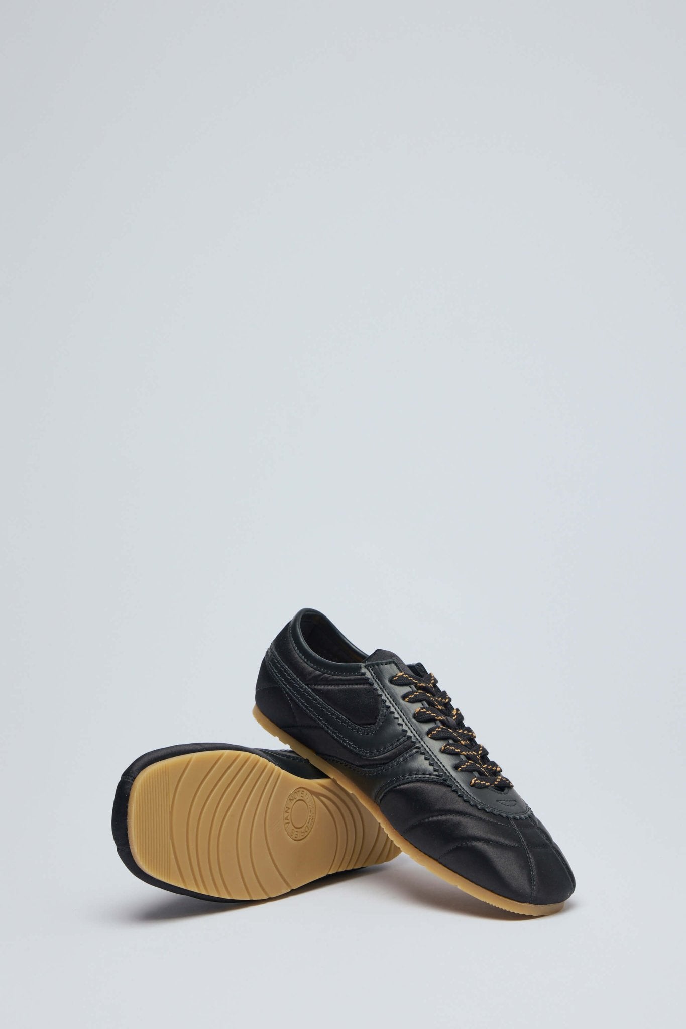 Dries Van Noten - M.l.shoes Q.0601 - LABELS