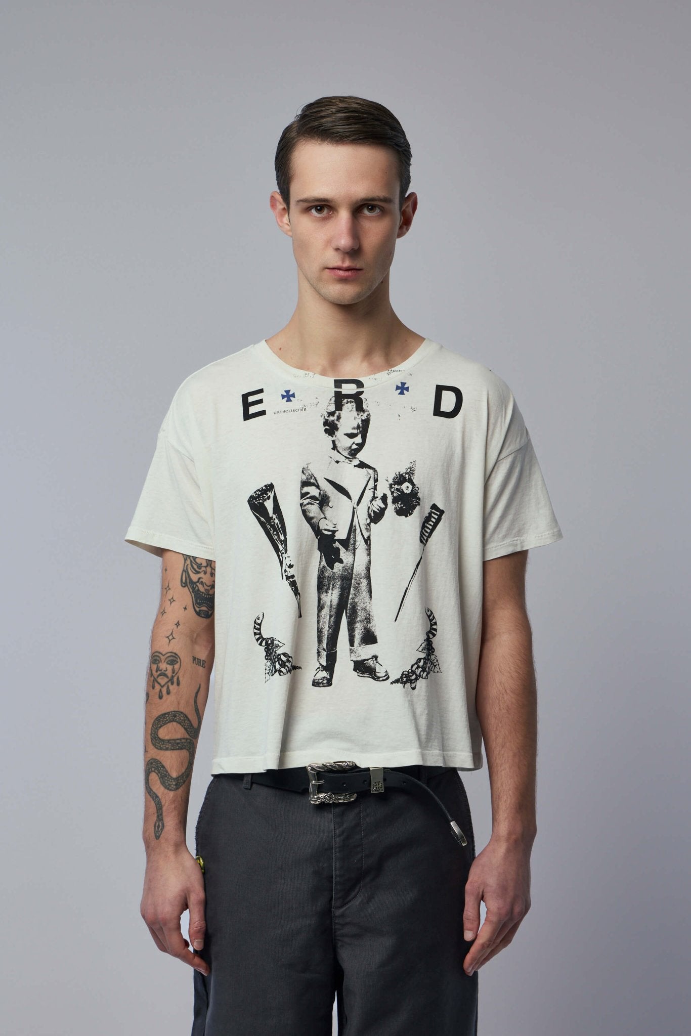 Enfants Riches Déprimés - Katholisches Toothbrush T-Shirt - LABELS