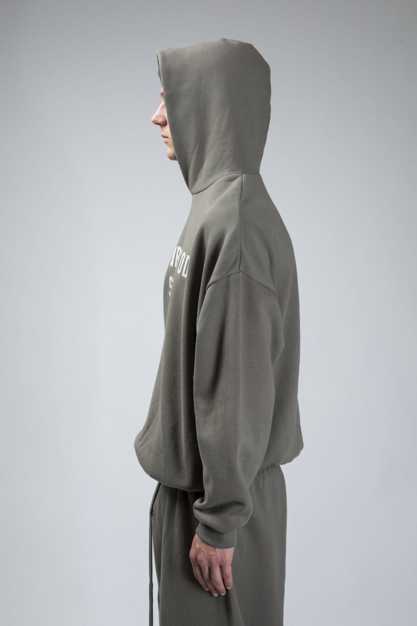 Fear of God Essentials - 90s Fit Fleece Hoodie Moss - LABELS