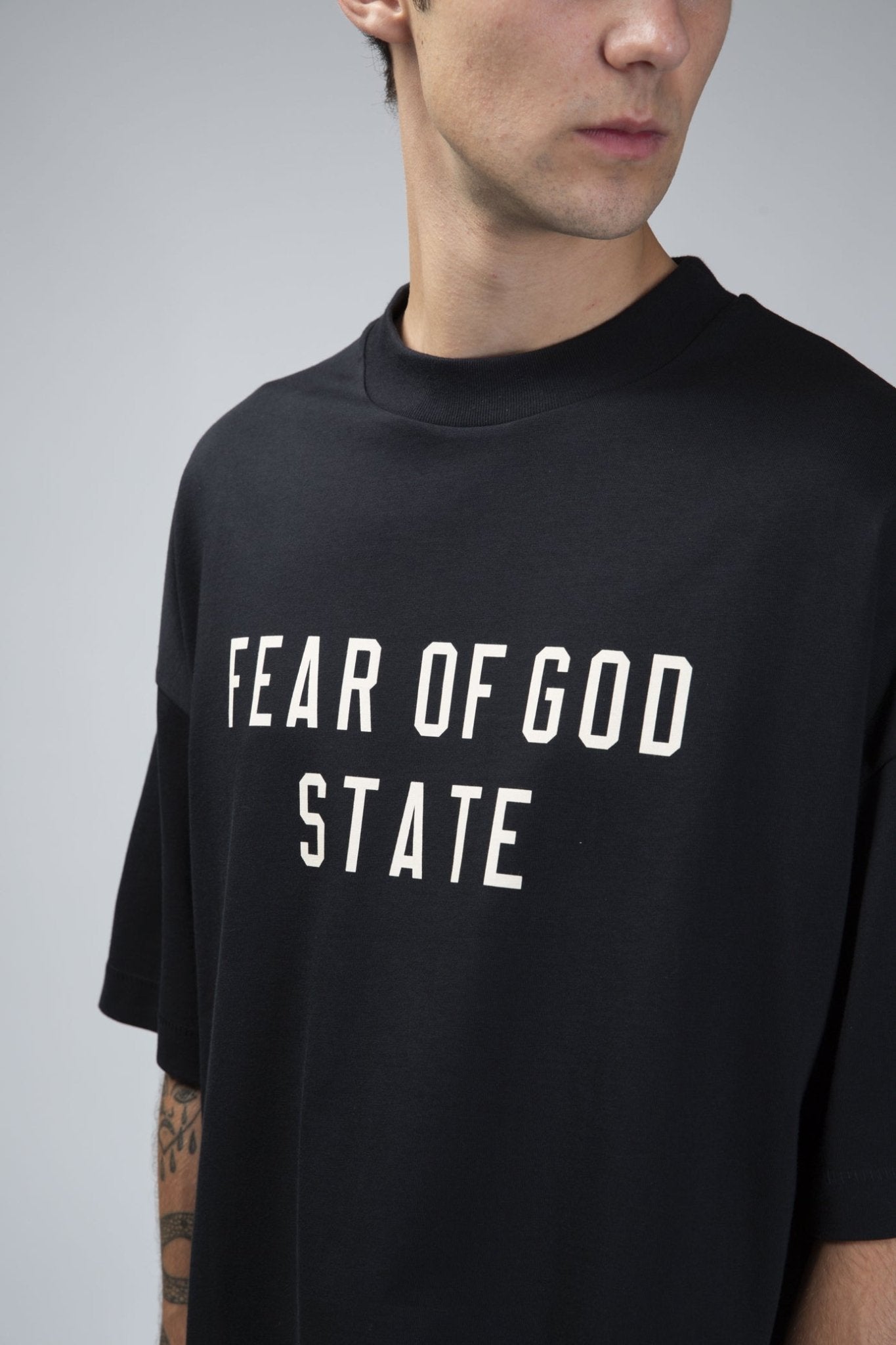 Fear of God Essentials - 90s Fit T-Shirt Jet Black - LABELS