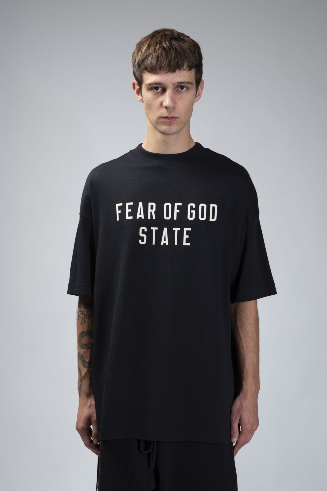 Fear of God Essentials - 90s Fit T-Shirt Jet Black - LABELS