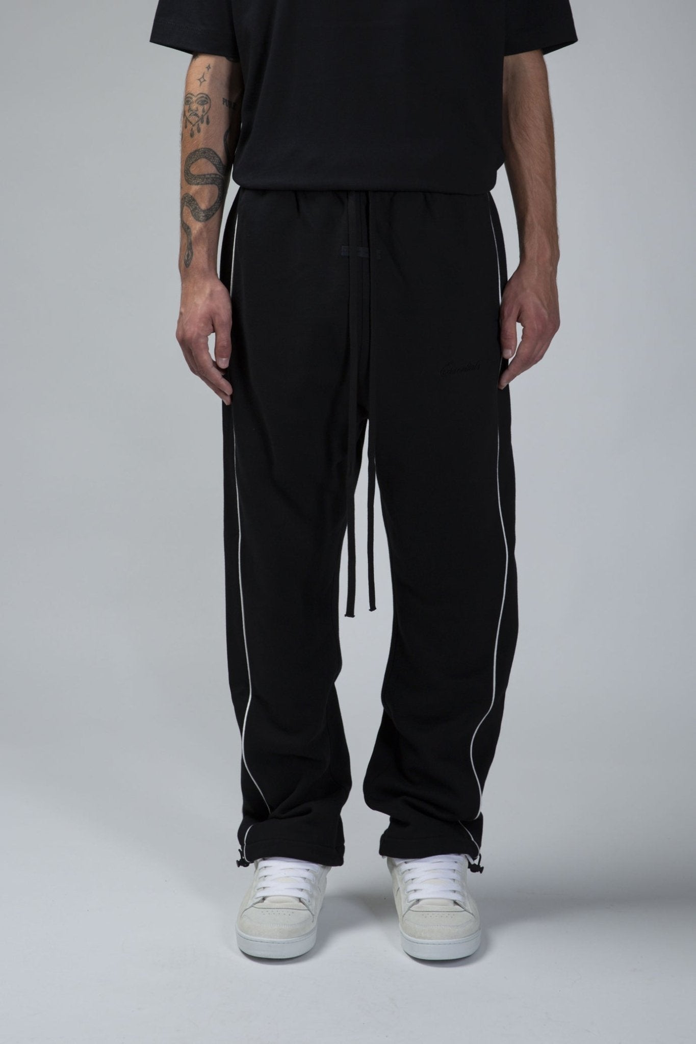 Fear of God Essentials - Relaxed Fleece Sweatpant With Piping - LABELS