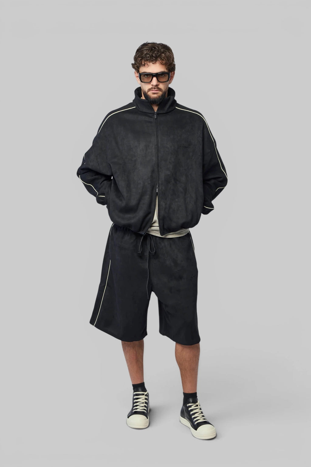 Fear Of God Essentials - Signtature Relaxed Short W/ Piping - LABELS