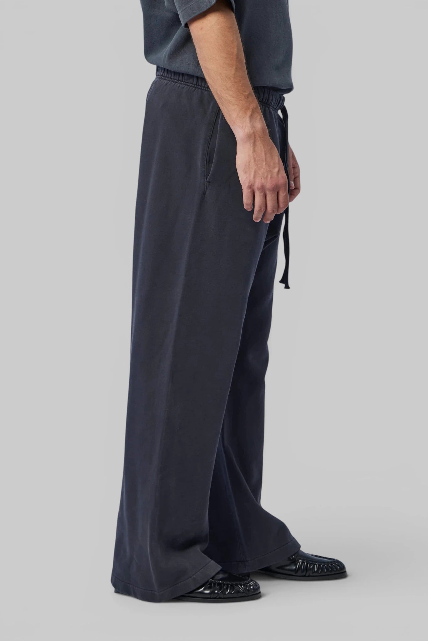 Fear Of God Essentials - Training Classic Fit Flare Sweatpant - LABELS