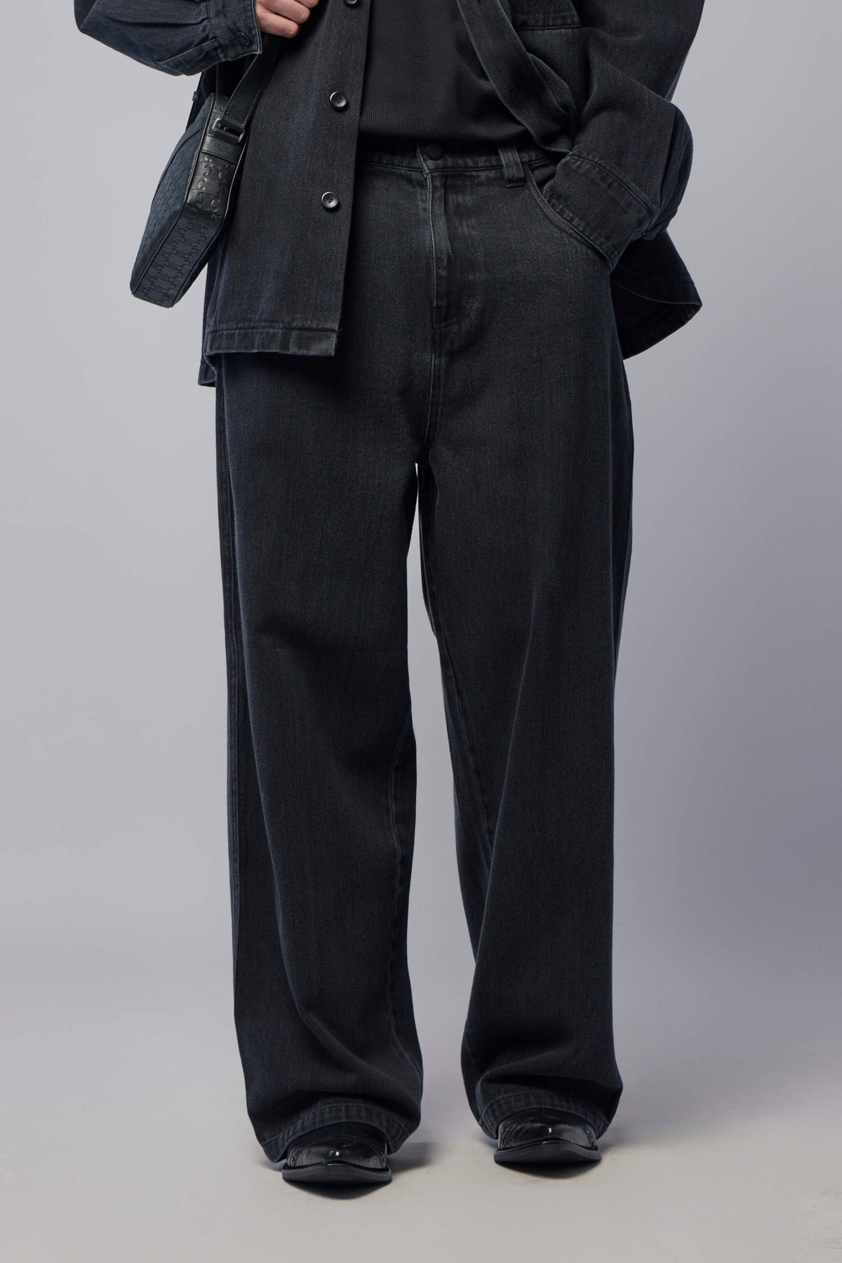 FREI-MUT Wide-Leg Pants in blue selvage denim with relaxed fit
