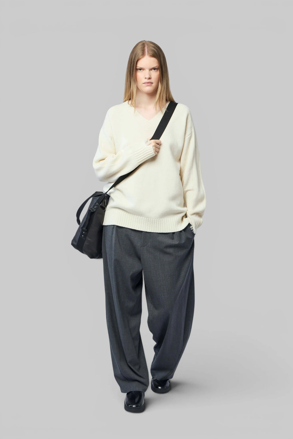 Frenken - Arrange Scarf V-neck Jumper - LABELS