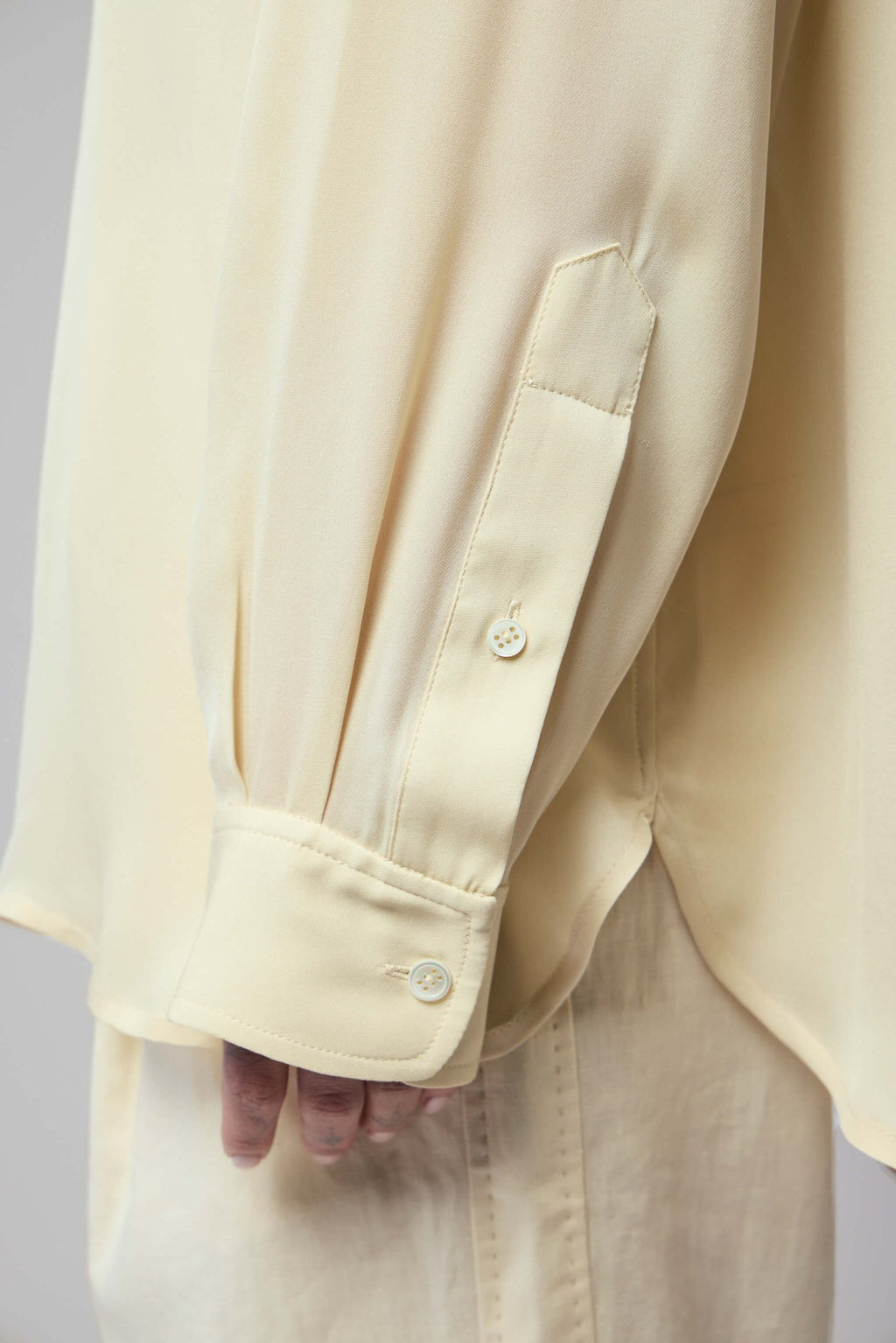 Frenken - Ralf Silk Classic Oversized 1980's Men's Shirt - LABELS