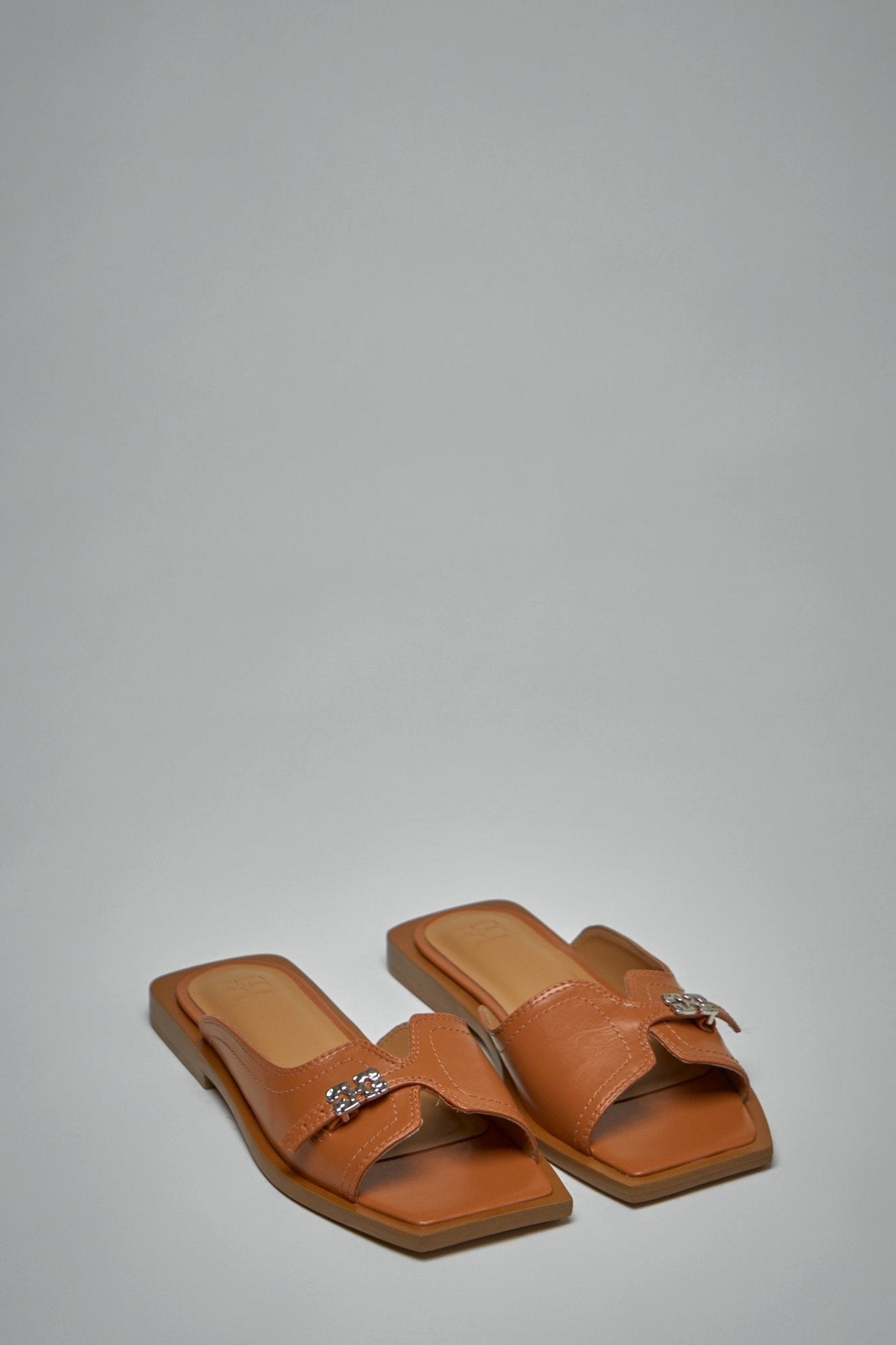 Ganni - Butterfly Flat Sandal Crinkle Oleatex - LABELS