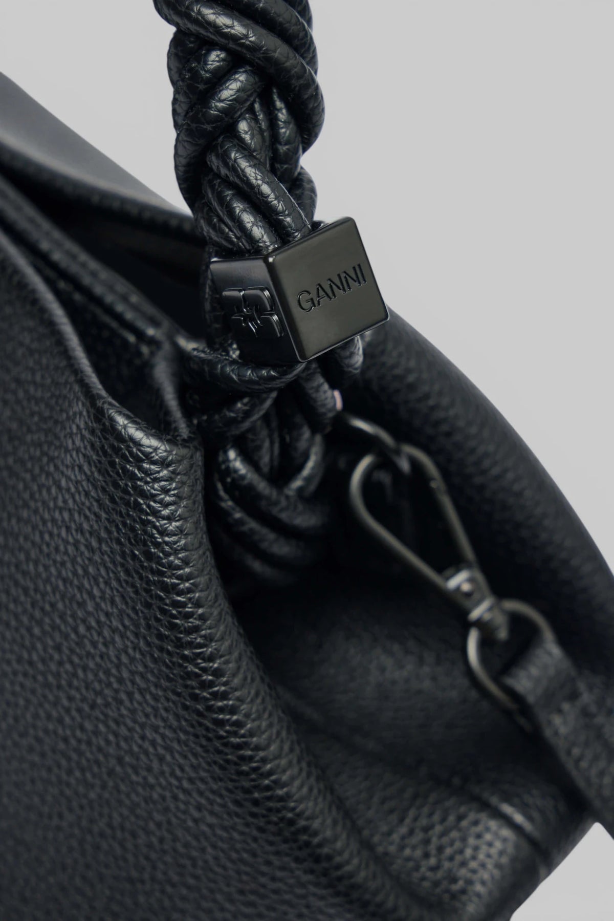 Ganni - Ganni Bou Bag Small Grained - LABELS
