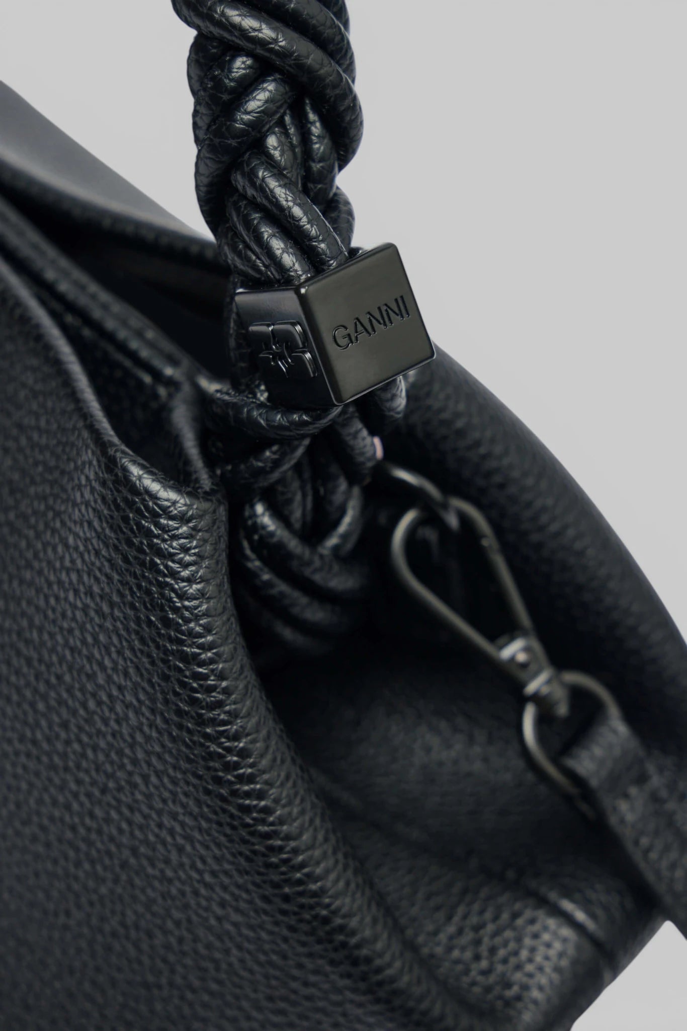 Ganni - Ganni Bou Bag Small Grained - LABELS