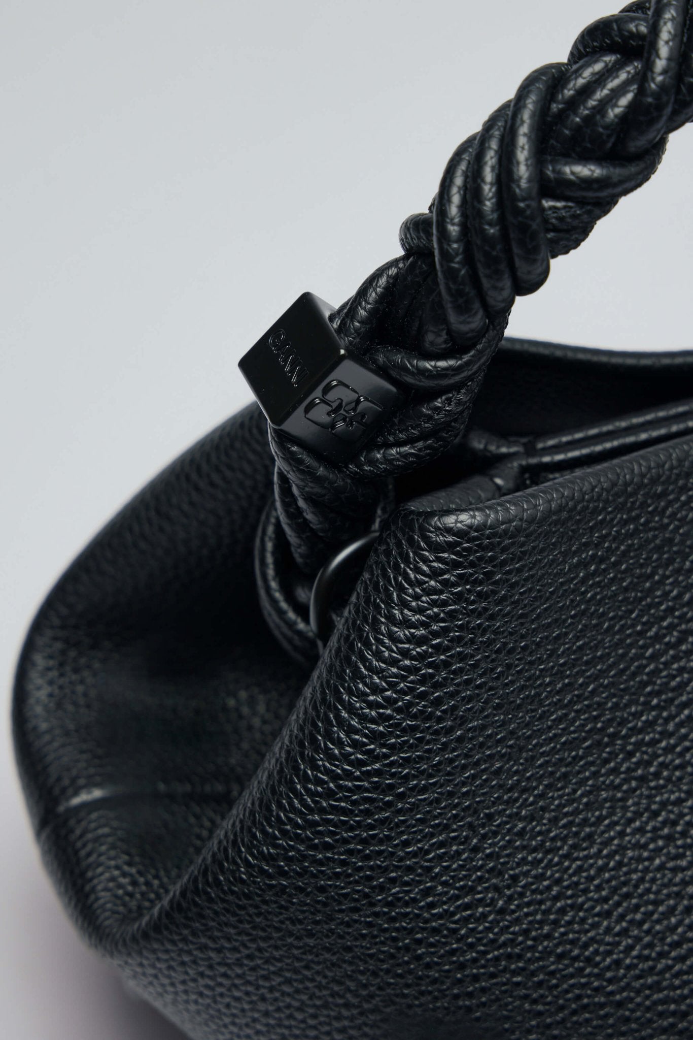 Ganni - Ganni Bou Bag Small Grained - LABELS